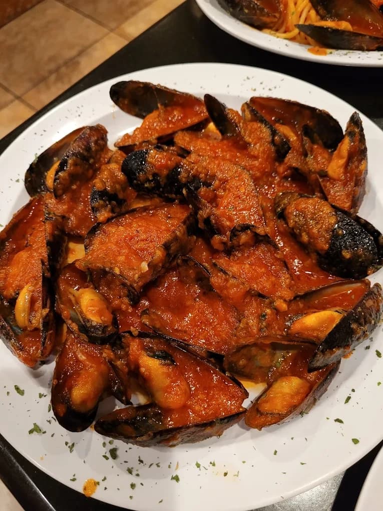 Downtown Pizza offers delicious pizza in Lake Worth Beach, Florida.